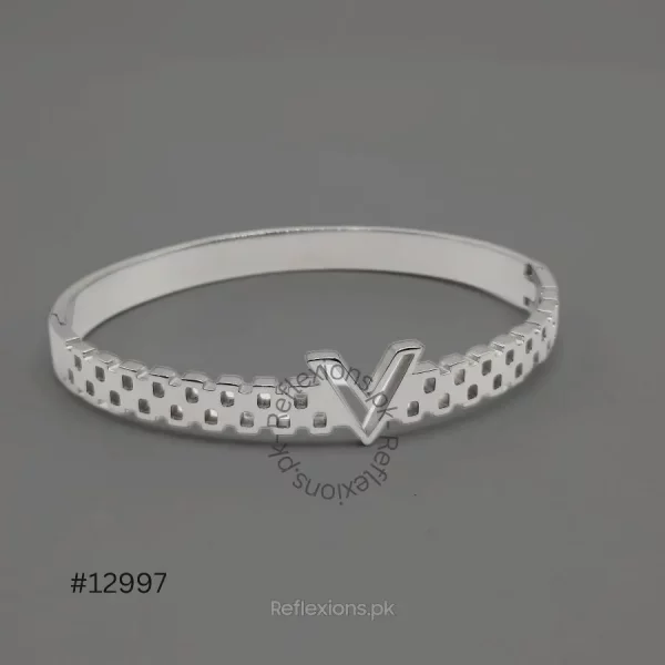 Louis Vuitton bangle bracelet-12997