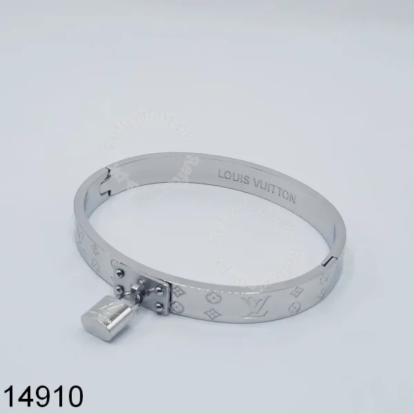 Louis Vuitton bangle bracelet-13031